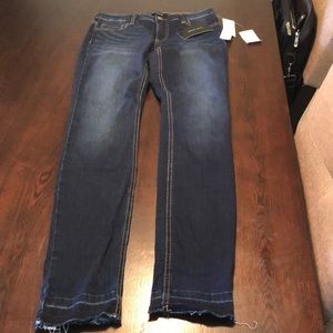 Prosperity Released Hem Jeans